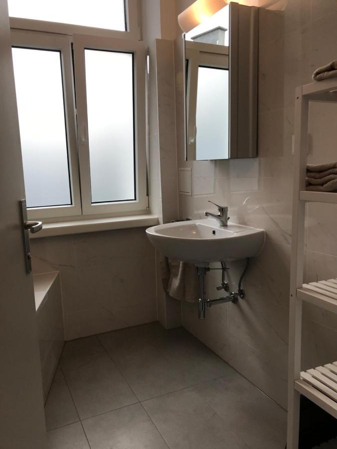 New • City-Park Apartment In The Vienna Center. المظهر الخارجي الصورة